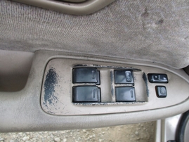 1999 TOYOTA CAMRY LE GOLD 2.2L AT Z15057